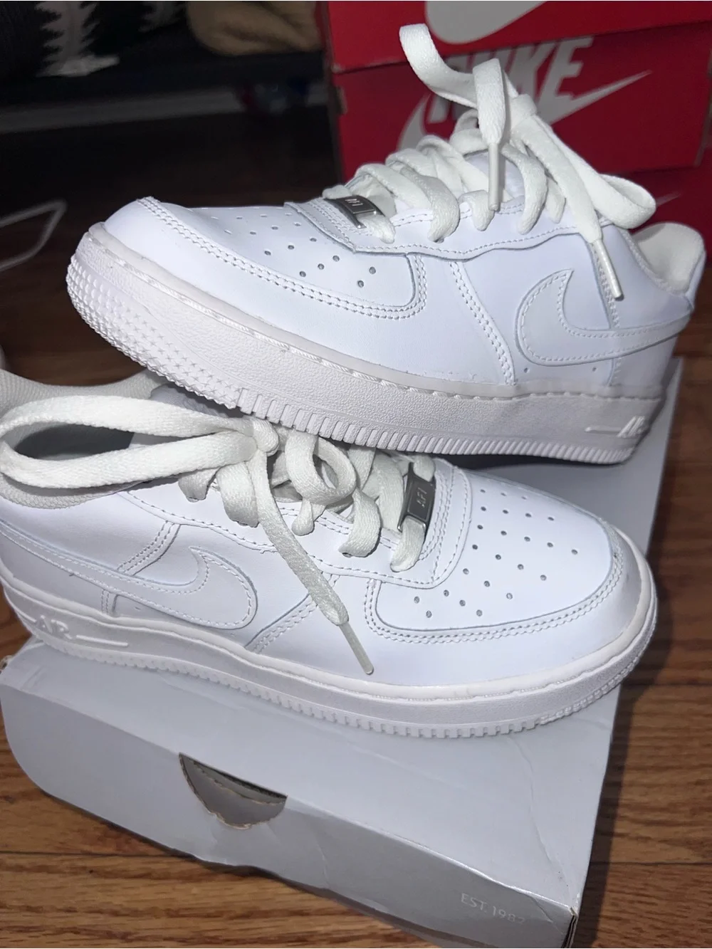 Nike White/Gray Air Force 1 LE (GS) Box Label